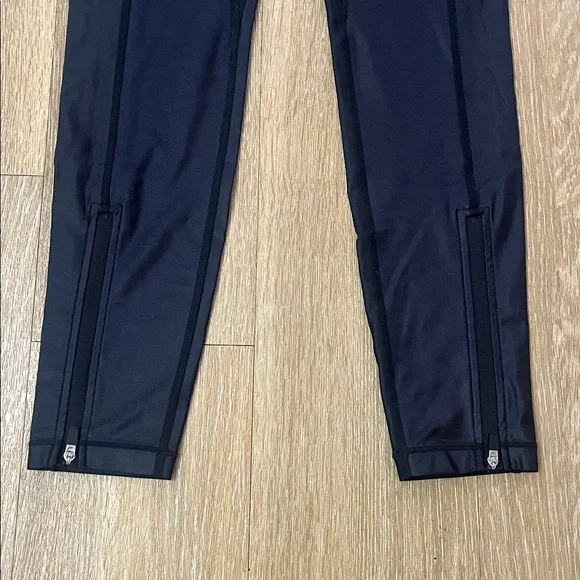 Bandier All Access Ultra High Rise Zip Front Leggings in Black Shine size XS - Picture 9 of 11